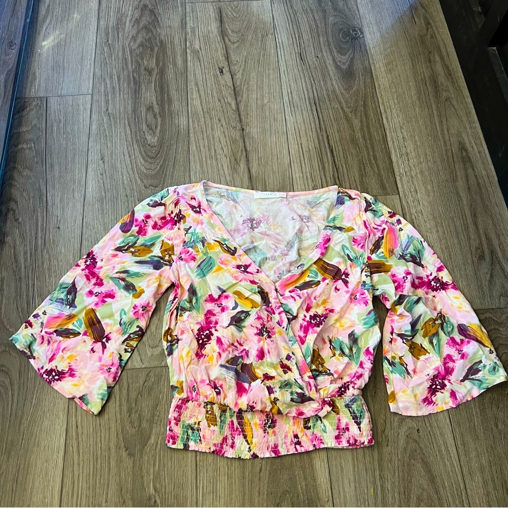 LUSH floral kimono sleeve faux wrap top. Size S